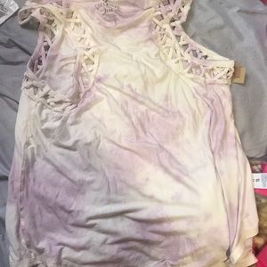 I’m selling a American eagle tank-top. It’s new
